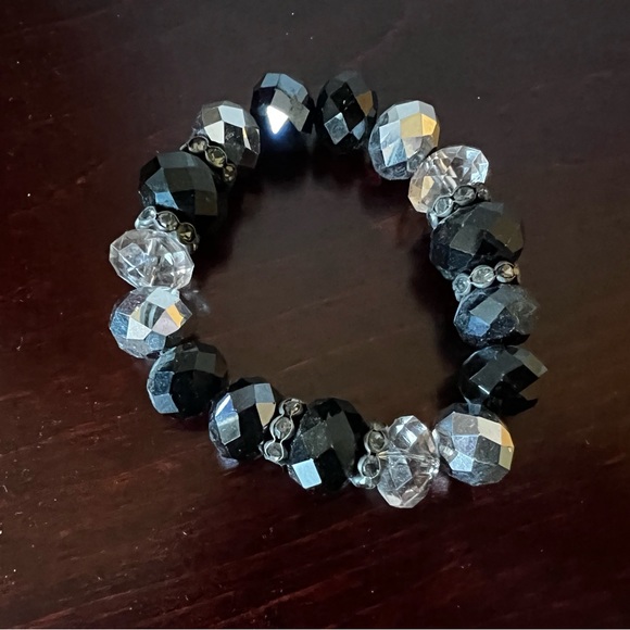 Black and Silver Beaded Bracelet - Picture 2 of 2